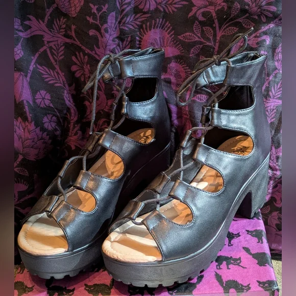 Stylish Black Women's Lace-Up Heeled Sandals Nasty Gal Sz10 - Picture 2 of 6